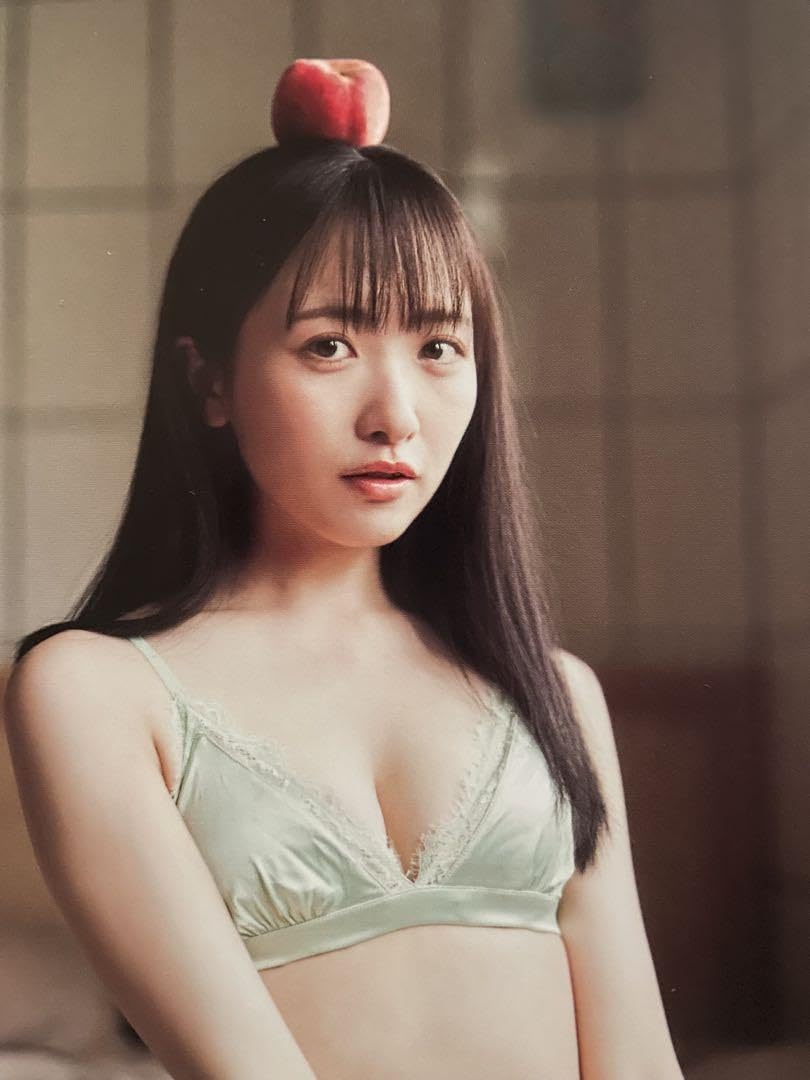 Amazon.co.jp: STU48石田千穂セカンド写真集 太陽って何色